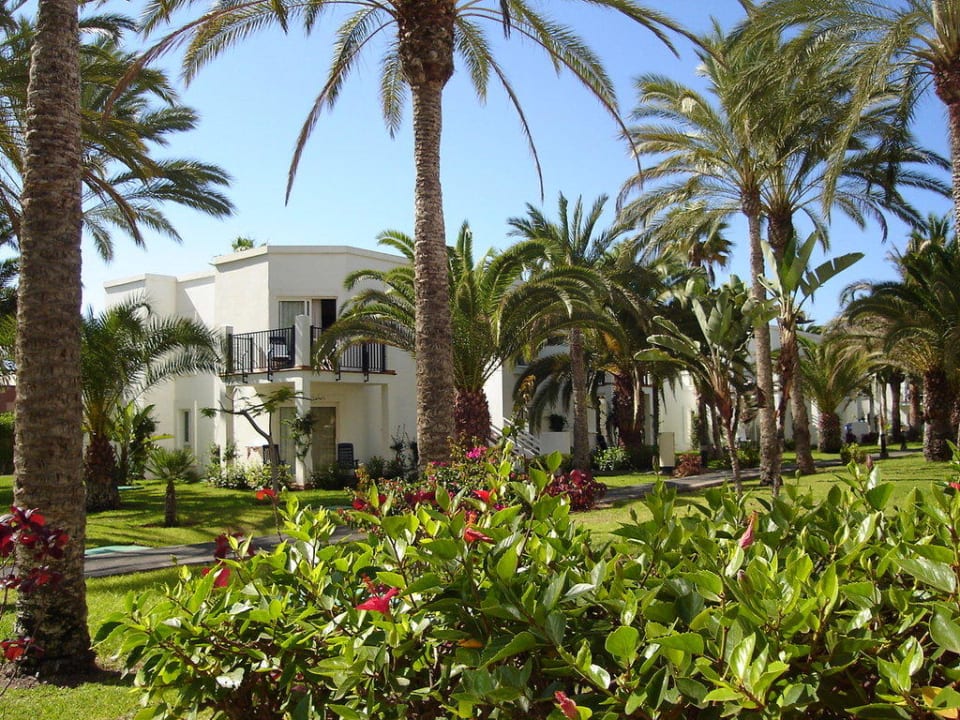 Garten mit Bungalows Hotel Riu Palace Meloneras