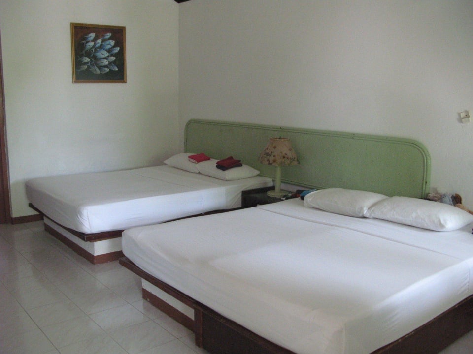 Man hat auch zu viert Platz im Zimmer Summer Island Maldives