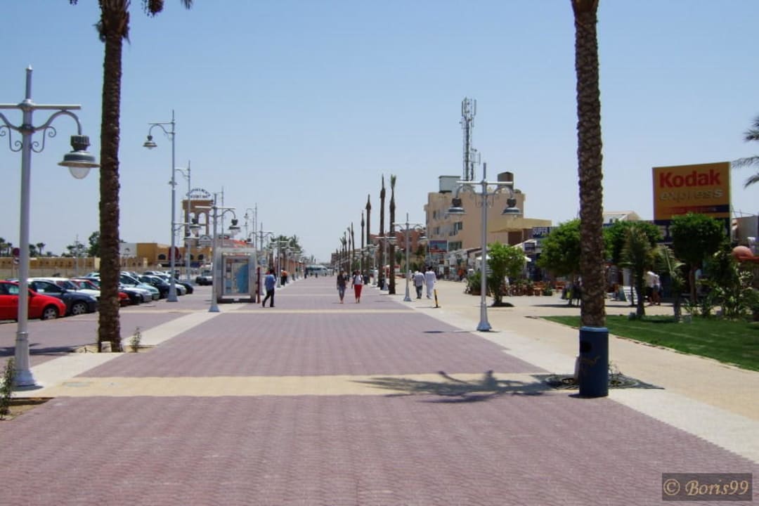 Einkaufsmeile vor dem Hotel The Grand Hotel Hurghada
