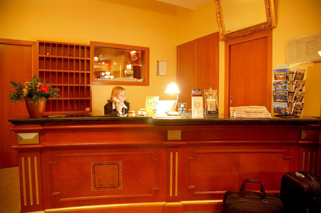 Rezeption Albergo City Hotel