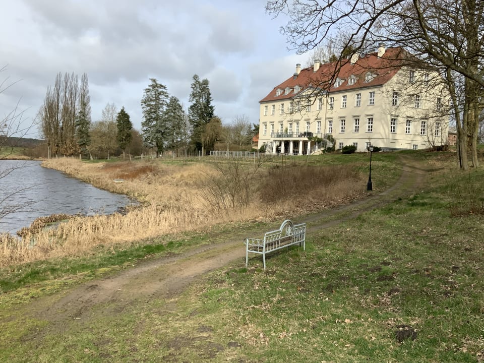 Außenansicht Schloss Rattey