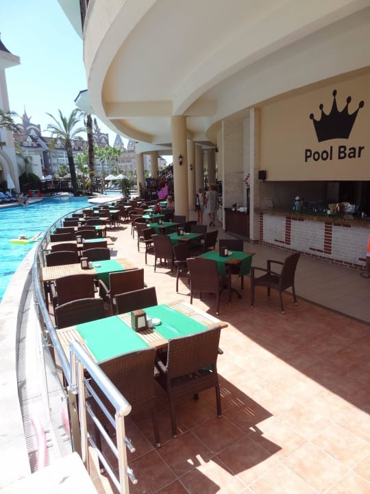 Poolbar Well Palace Side