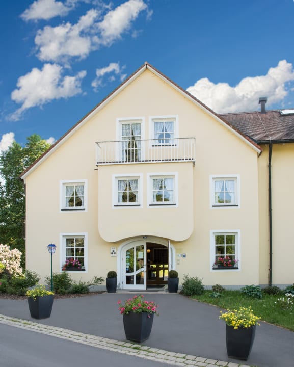 Außenansicht Landschloss Ernestgrün