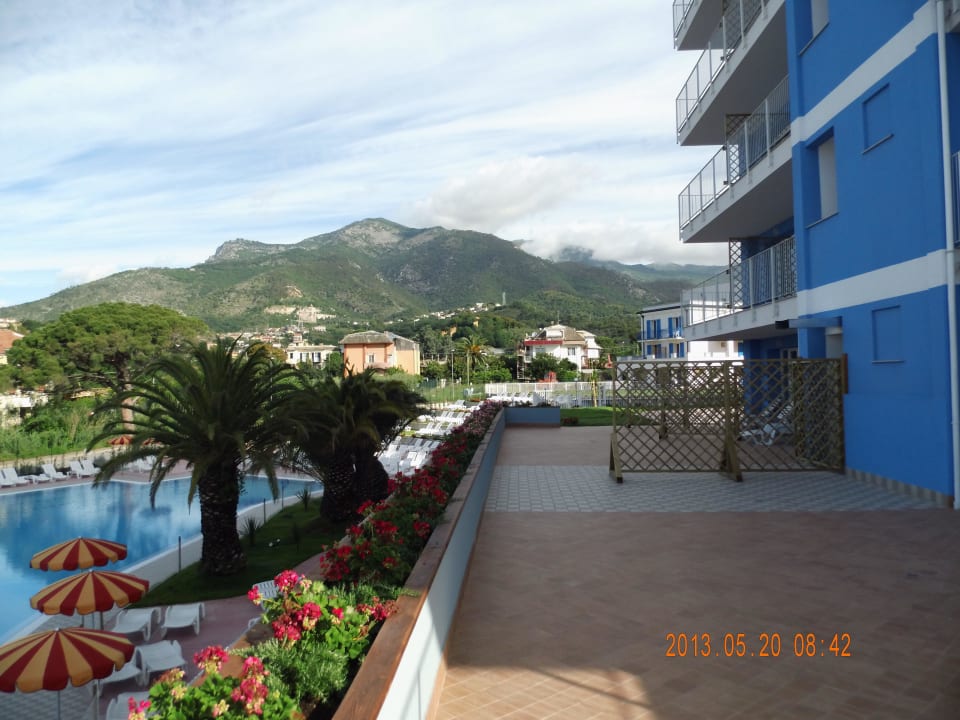 Terrasse, Blick  zum Land Ai Pozzi Village Hotel & Resort