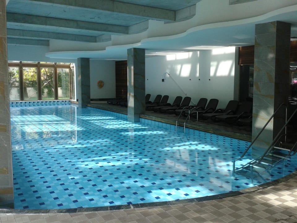 Innenpool Port Side Resort Hotel