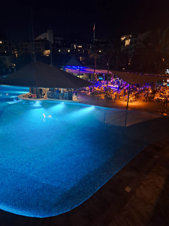 Ausblick Arum Barut Collection