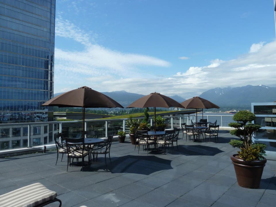 Dachterrasse der Lounge Hotel The Fairmont Waterfront