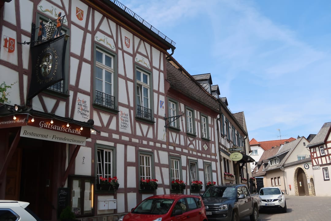 Außenansicht Hotel Weinhaus Scharfenstein