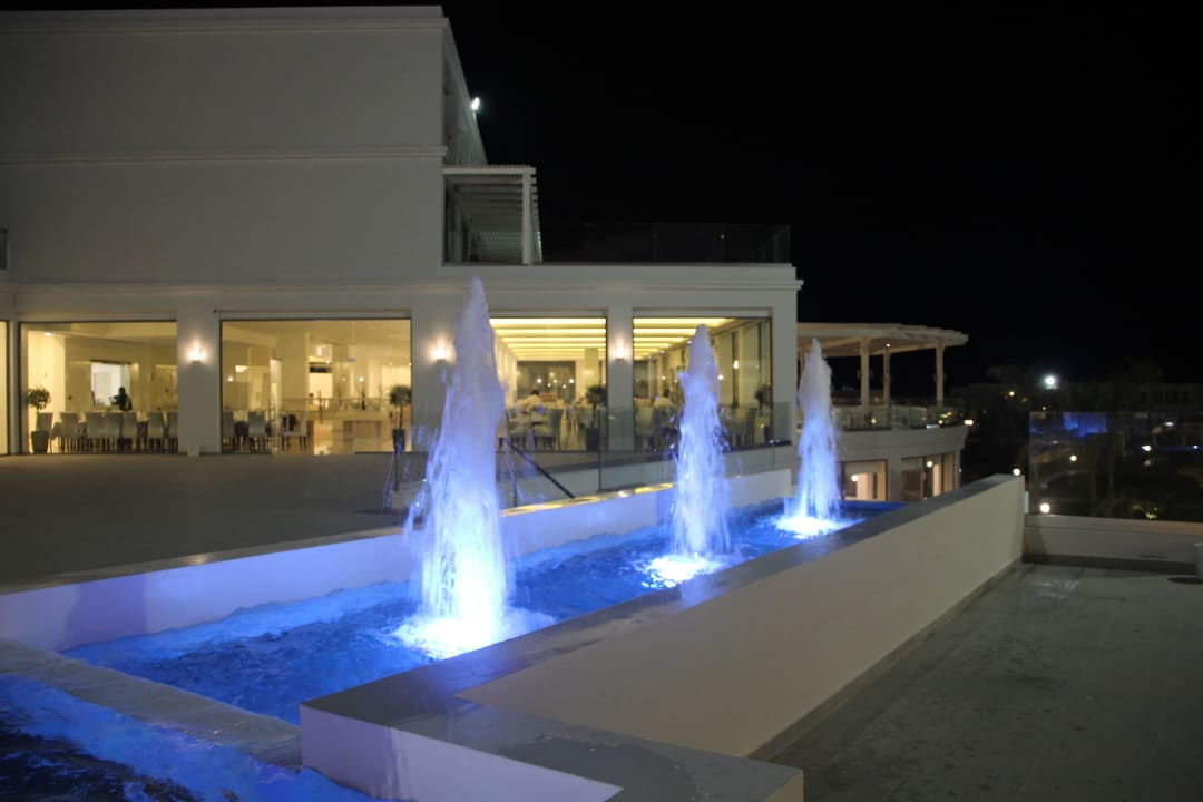 Springbrunnen Mainbar Asterias Beach Resort