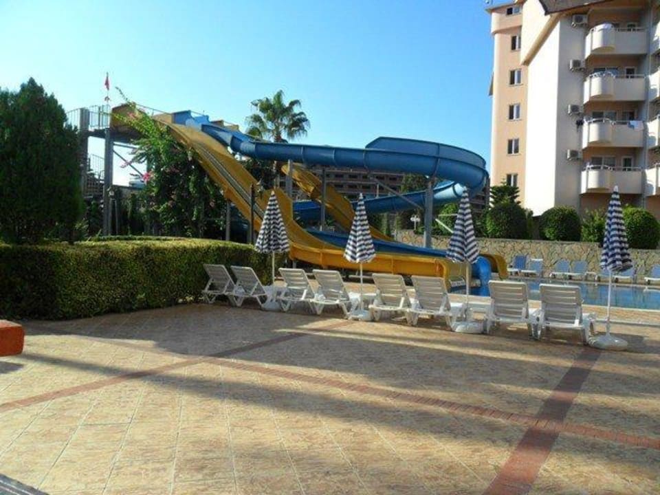 Rutschen am Block B und C Lonicera Resort & Spa Hotel