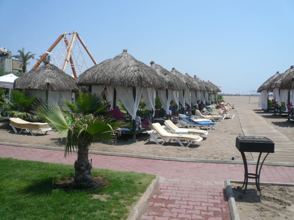 Balihütten am Strand Hotel Delphin Diva