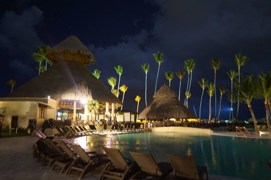 Pool bei Nacht  Dreams Royal Beach Punta Cana