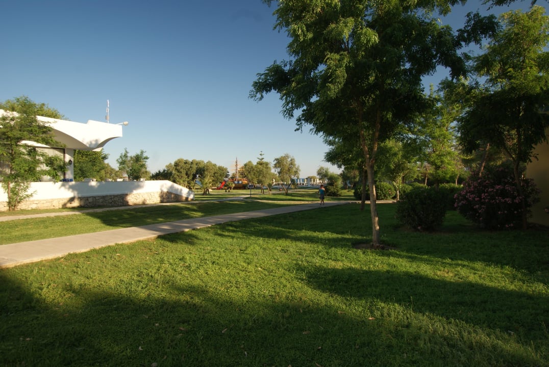 Ogrod Domes Aulūs Zante, Autograph Collection