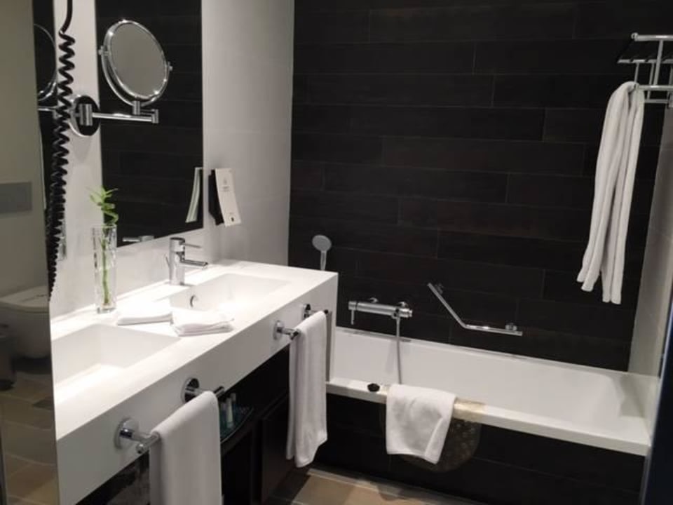 Blick ins Bad Adrián Hoteles Jardines de Nivaria