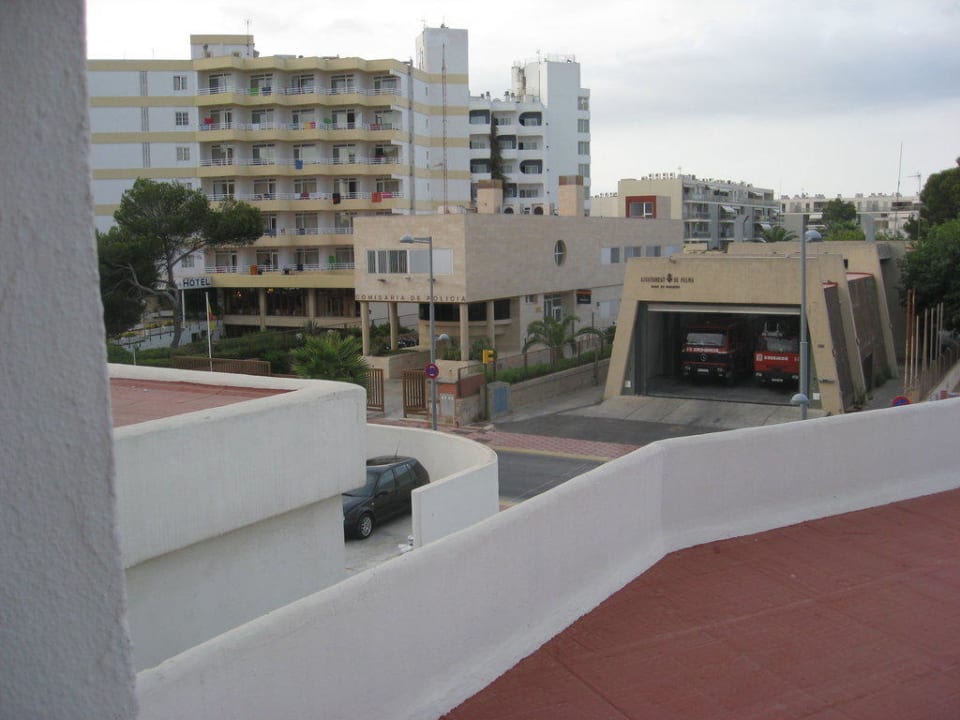Balkon Richtung Polizei, Feuerwehr (Bombers) Hotel HM Gran Fiesta