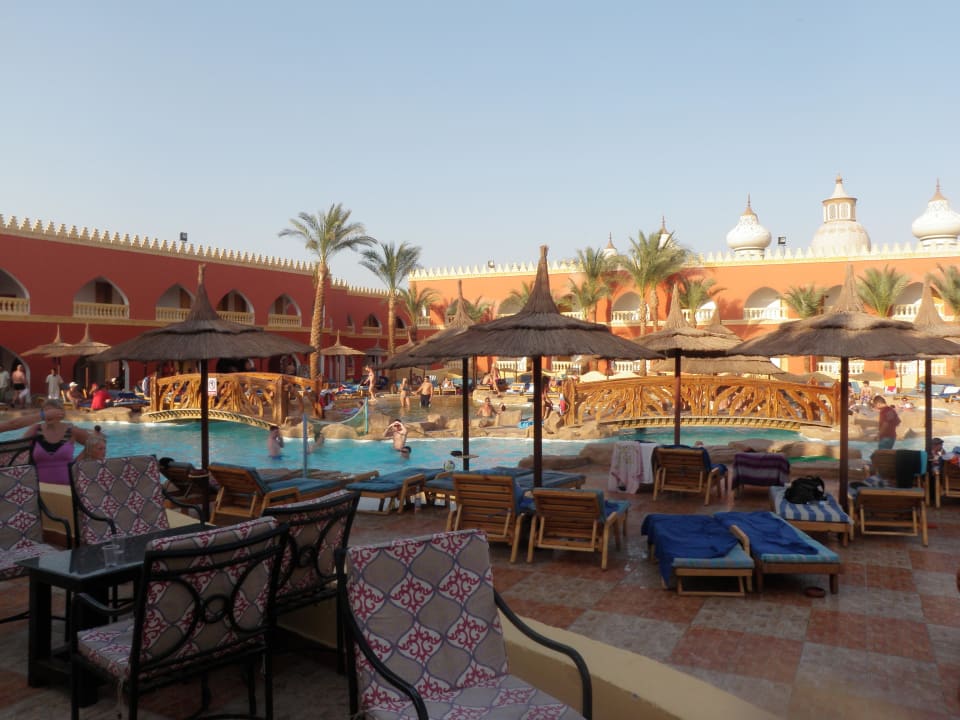 Basen główny Pickalbatros Alf Leila Wa Leila Resort - Neverland Hurghada