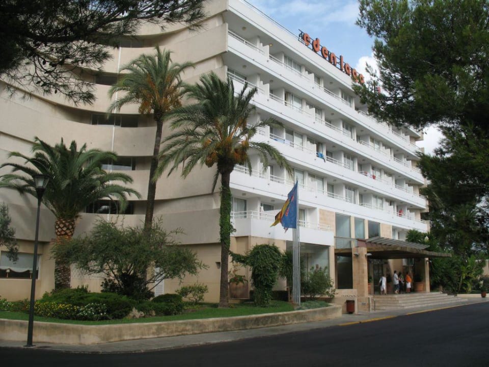 Hotelfront VIVA Eden Lago