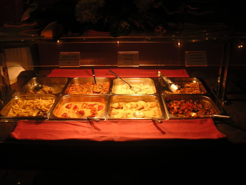 Das komplette Warmbuffet Hotel-Apartamentos Blau Parc