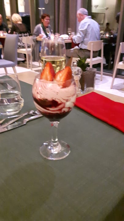 Gastro Acanthus Cennet Barut Collection