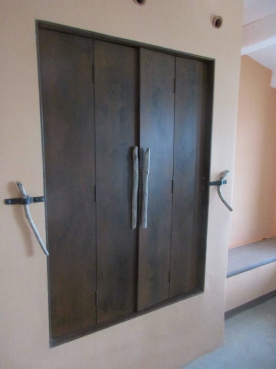 Schranktür Lodge Sainte Helene