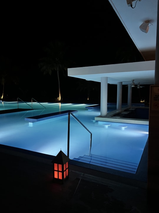 Pool Hotel Riu Atoll