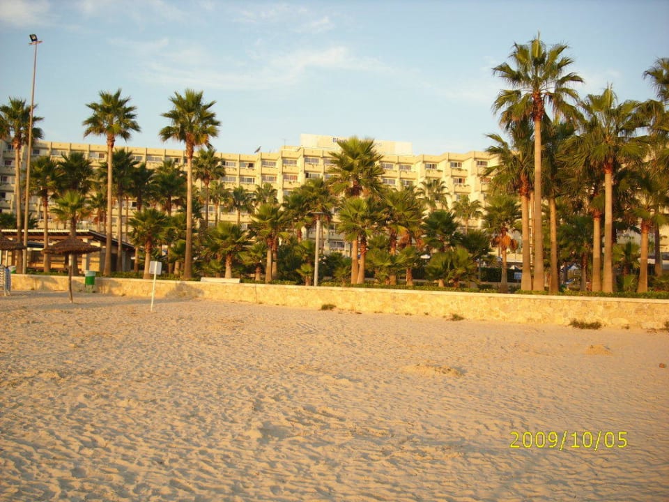 Außenansicht vom Strand aus Hipotels Mediterraneo