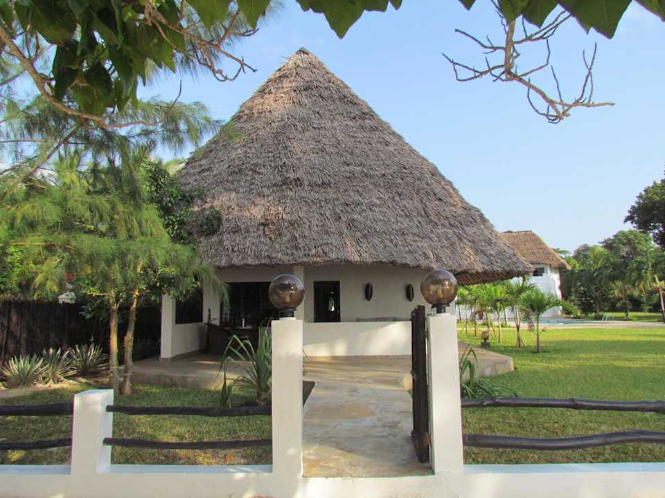 Immer wieder Claudia Hotel Karibuni Rafiki Beach Resort