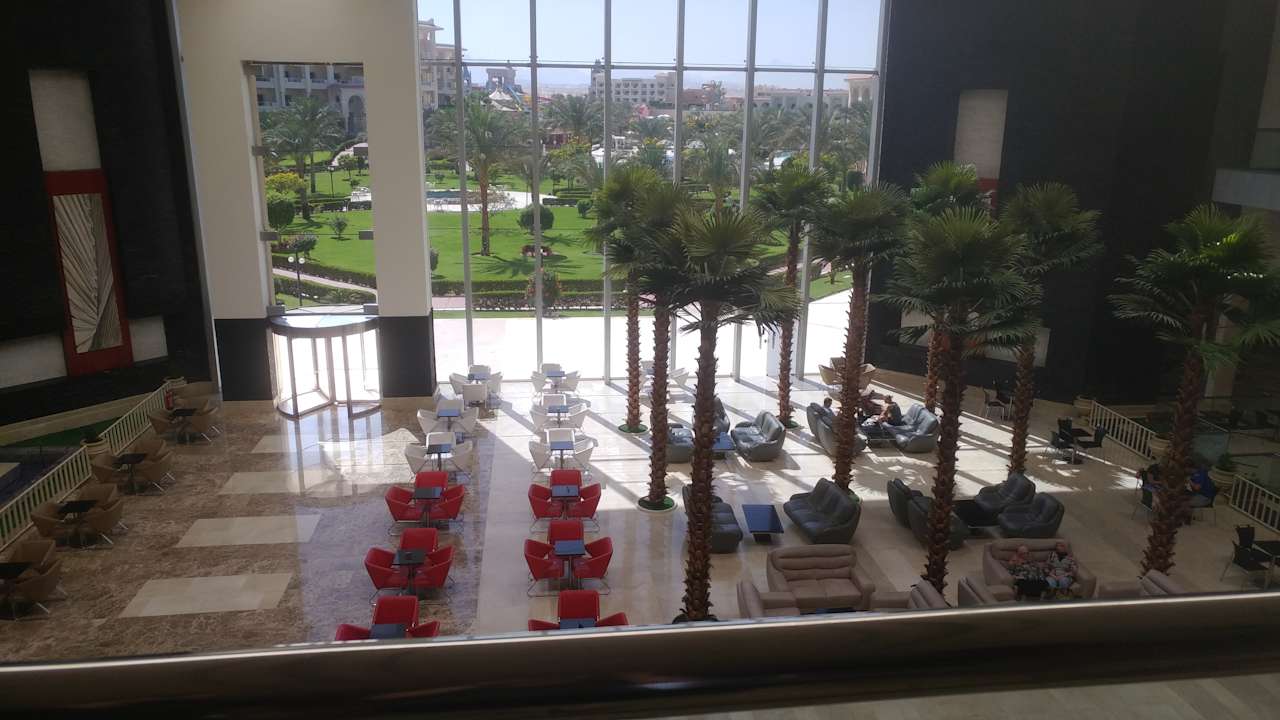Lobby Serenity Alma Heights