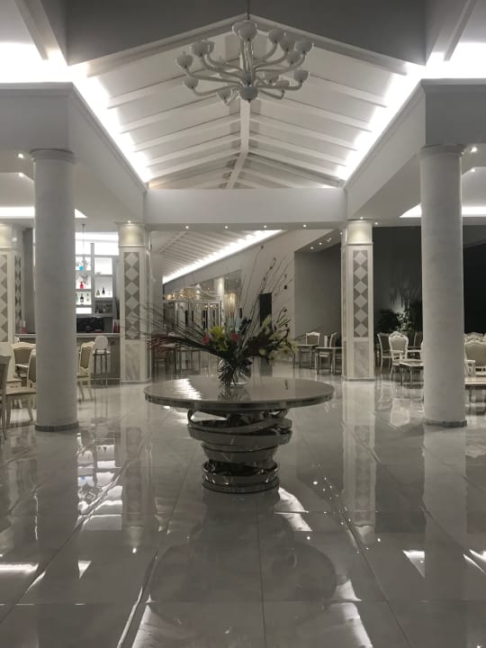 Lobby Sandy Villas Resort