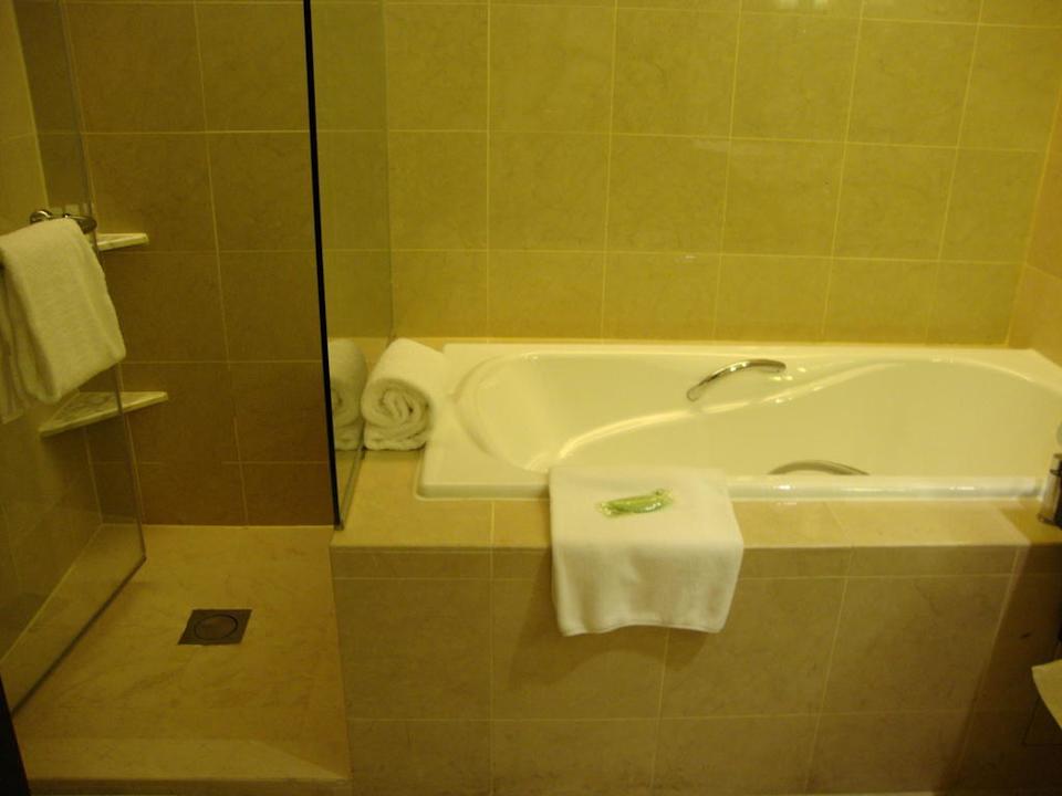 Bad / Wanne Hotel The Westin Kuala Lumpur
