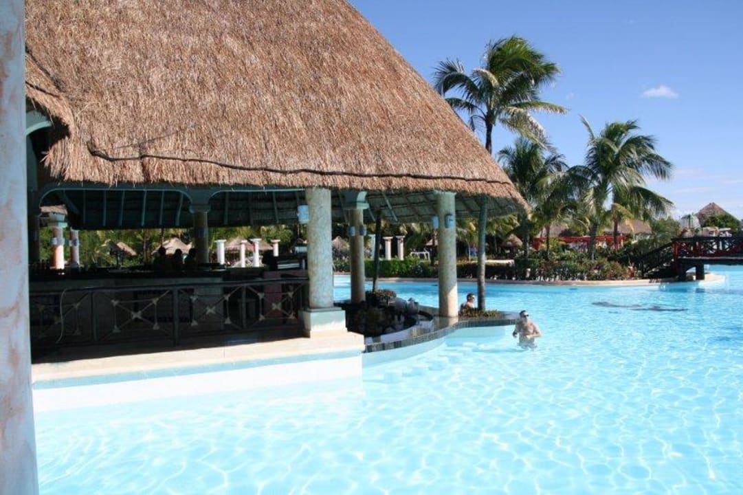 Poolbar Grand Palladium Kantenah Resort & Spa