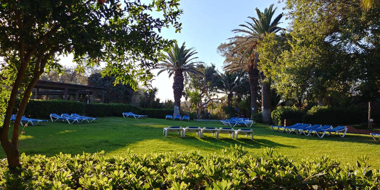 Gartenanlage Apollonia Beach Resort & Spa