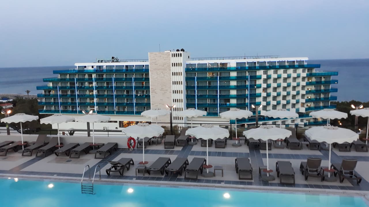 Außenansicht Hotel Calypso Beach