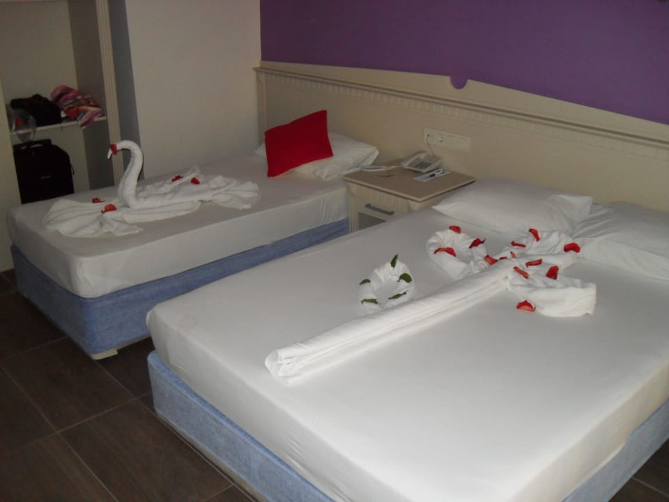 Zimmer im E-Block Club Turtas Beach Hotel