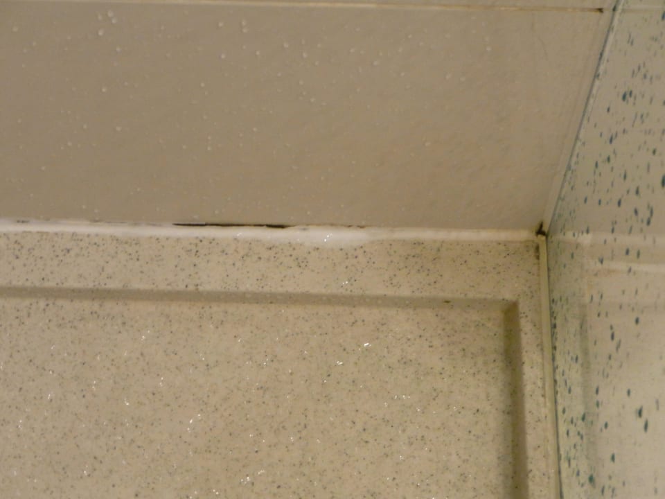 Schimmelige Badfugen Hotel H10 London Waterloo