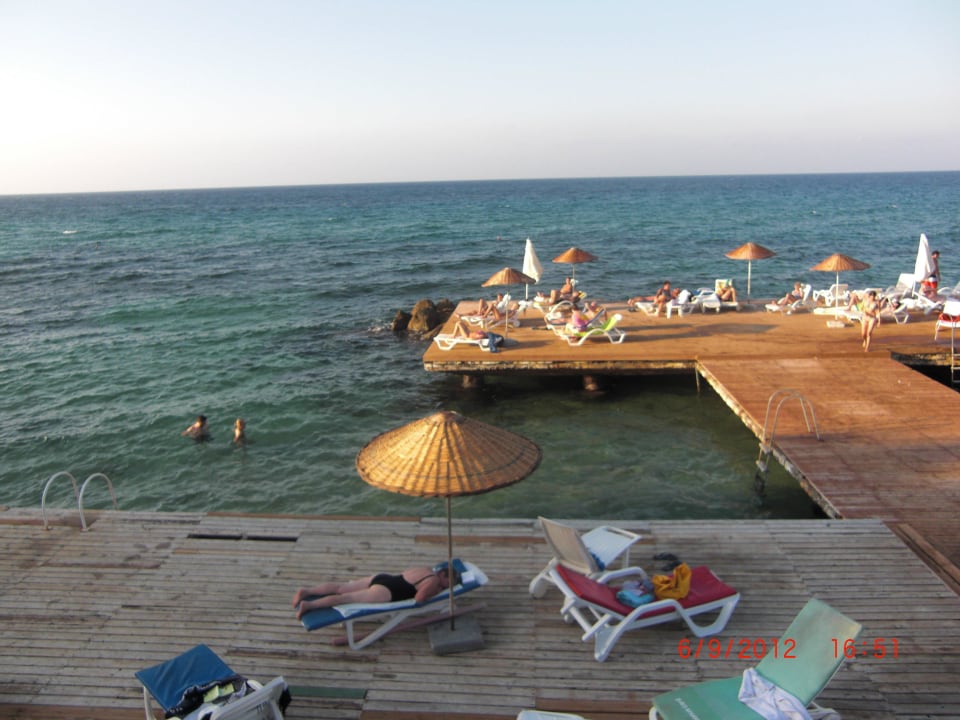 Badeplattform mit Leitereinstieg Lapta Holiday Club