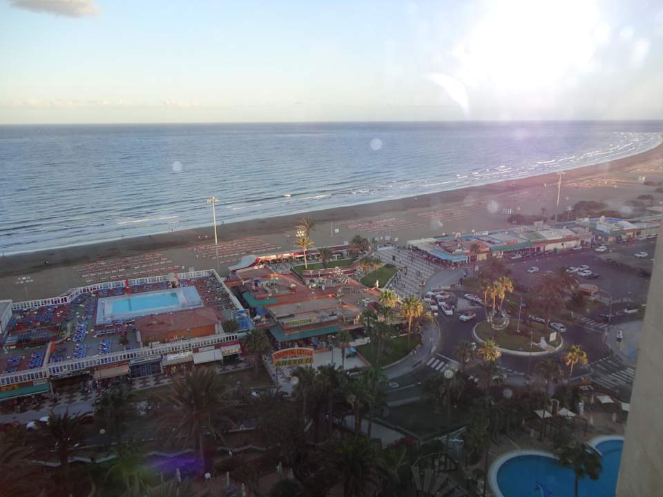 Obere Etage Aussicht zum Stand Corallium Dunamar by Lopesan Hotels
