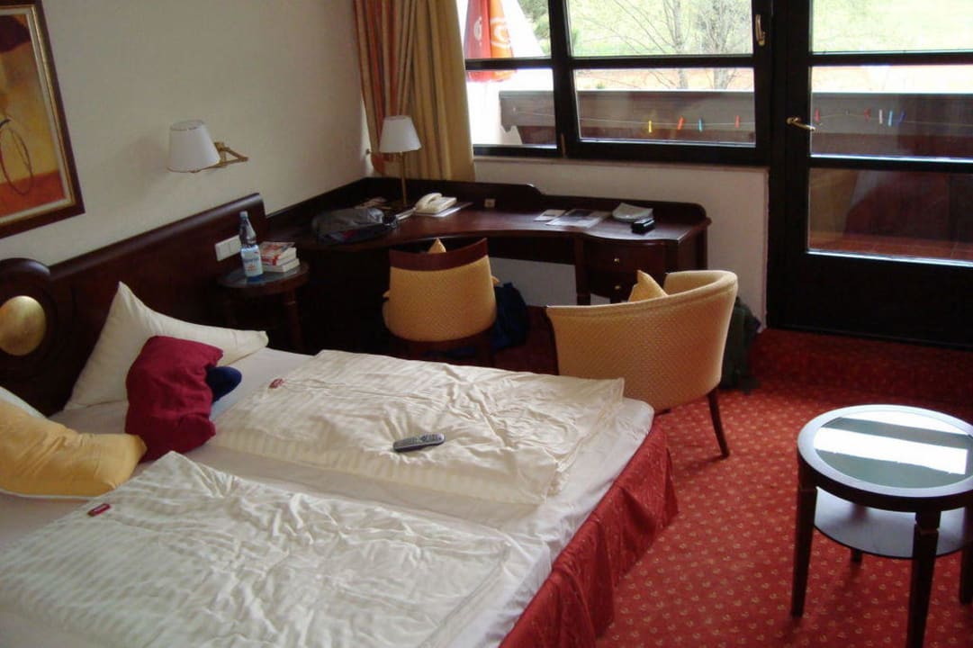 Doppelzimmer Südseite 2. Obergeschoss Familienhotel Sonngastein