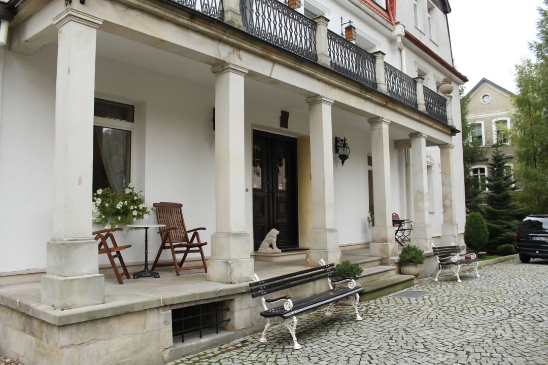 Wejście do budynku Villi Residence Hotel Villa Residence