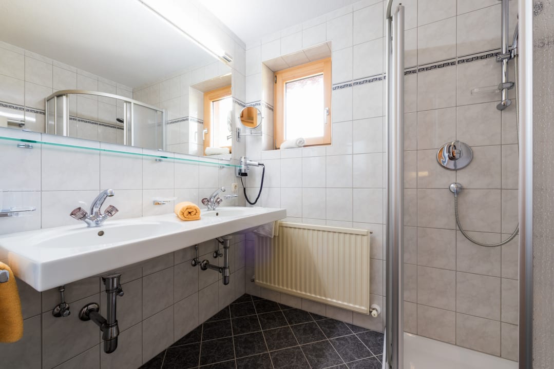 Zimmer Ferienwohnungen am Matinesweg, Serfaus