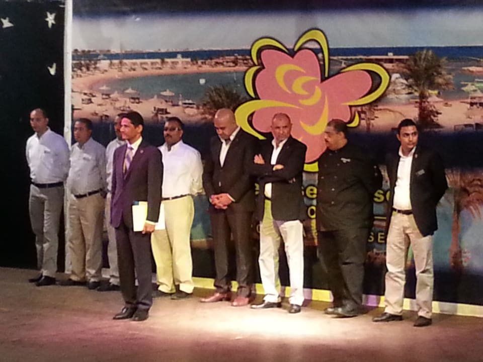 Begrüsung durch die Bereichsmanager und den Chef Desert Rose