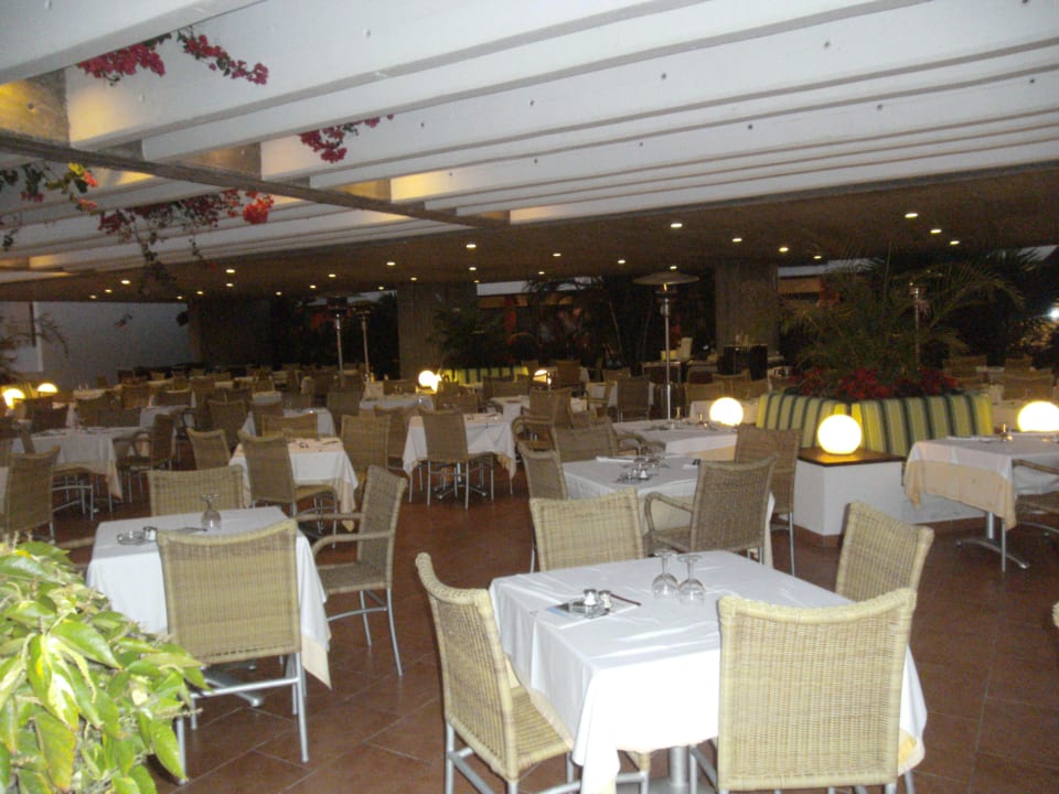 Außenbereich zum Speisen Hotel Costa Calero