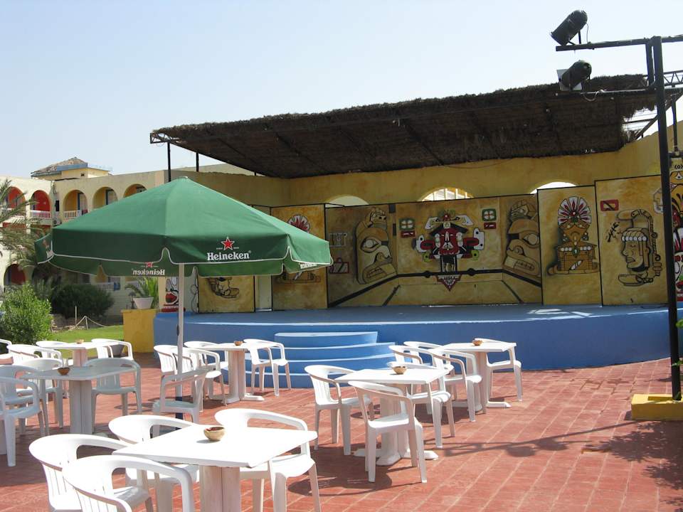 Terrasse an der Bar Hawai Beach Club