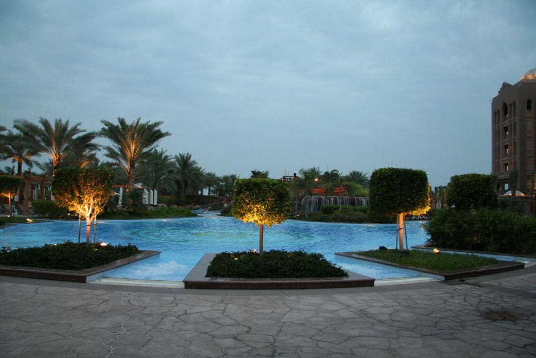 Emirates Palace, Pool am „west wing“ Emirates Palace Mandarin Oriental