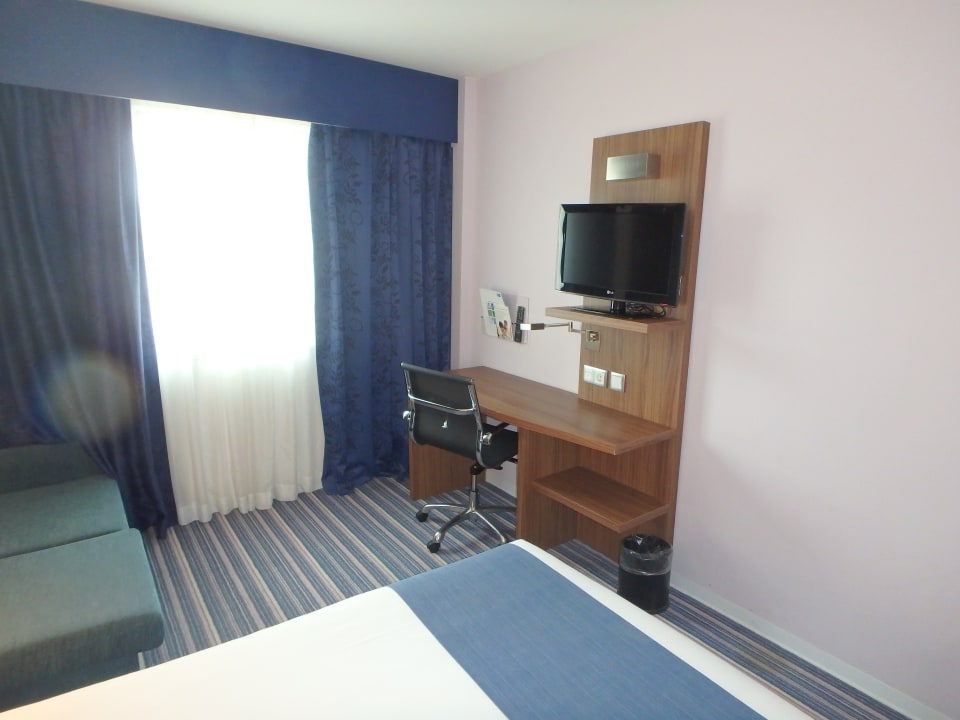 Teilansicht Zimmer 316 Hotel Holiday Inn Express Lisbon Alfragide