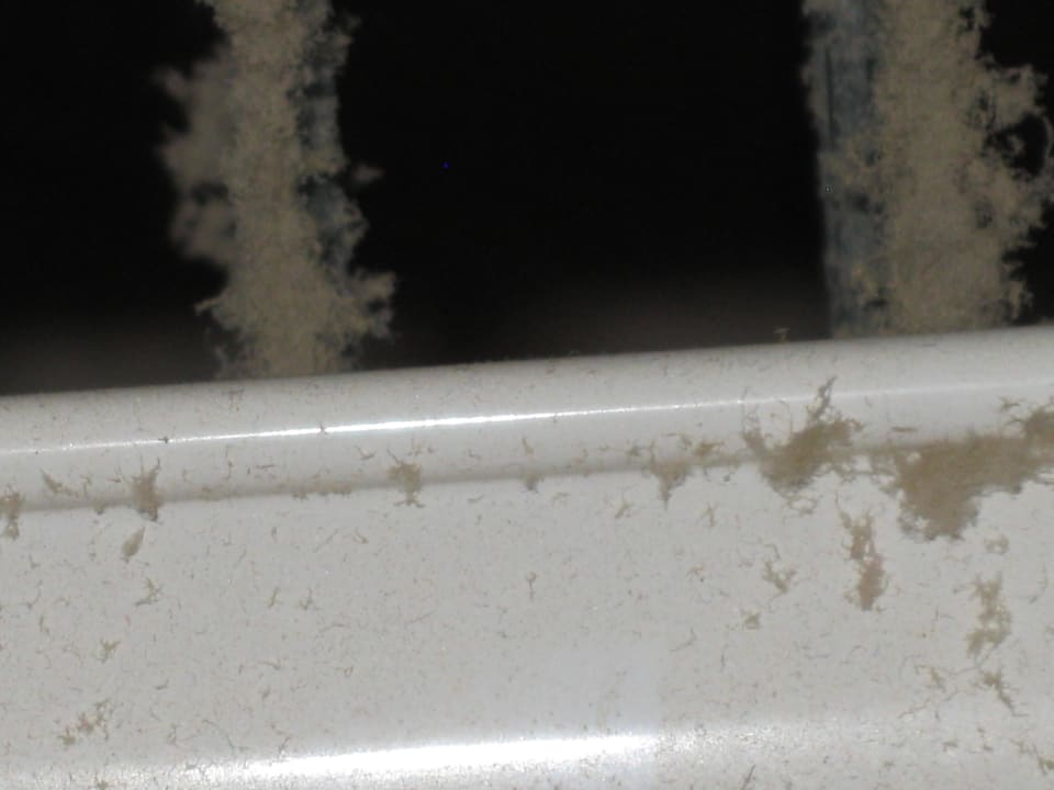 Verschmutzter Lüfter im Bad Playamarina Hotel