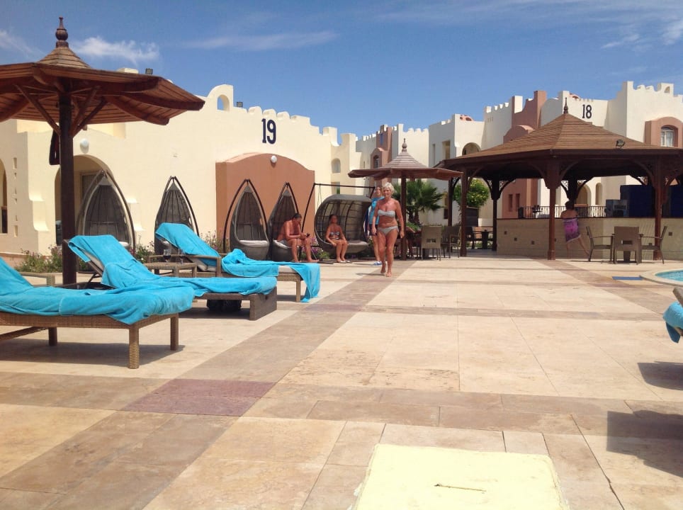 VIP pool area SUNRISE Royal Makadi Resort