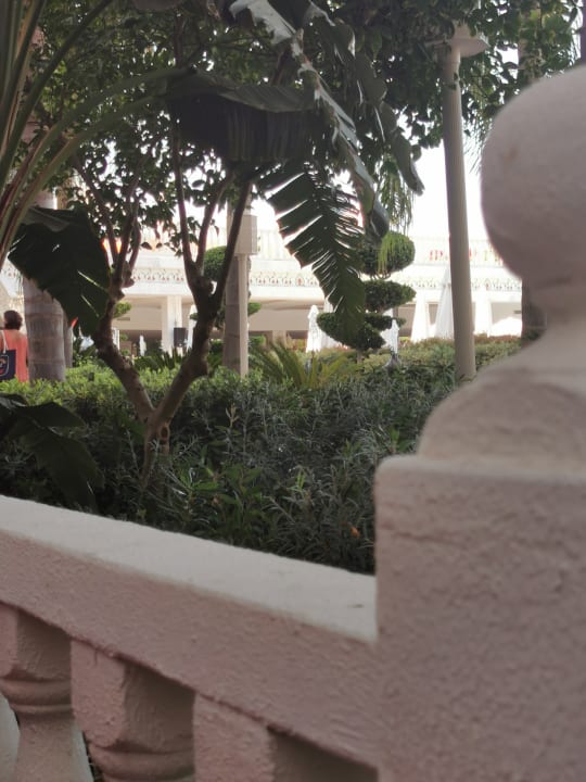 Gartenanlage Royal Taj Mahal Hotel