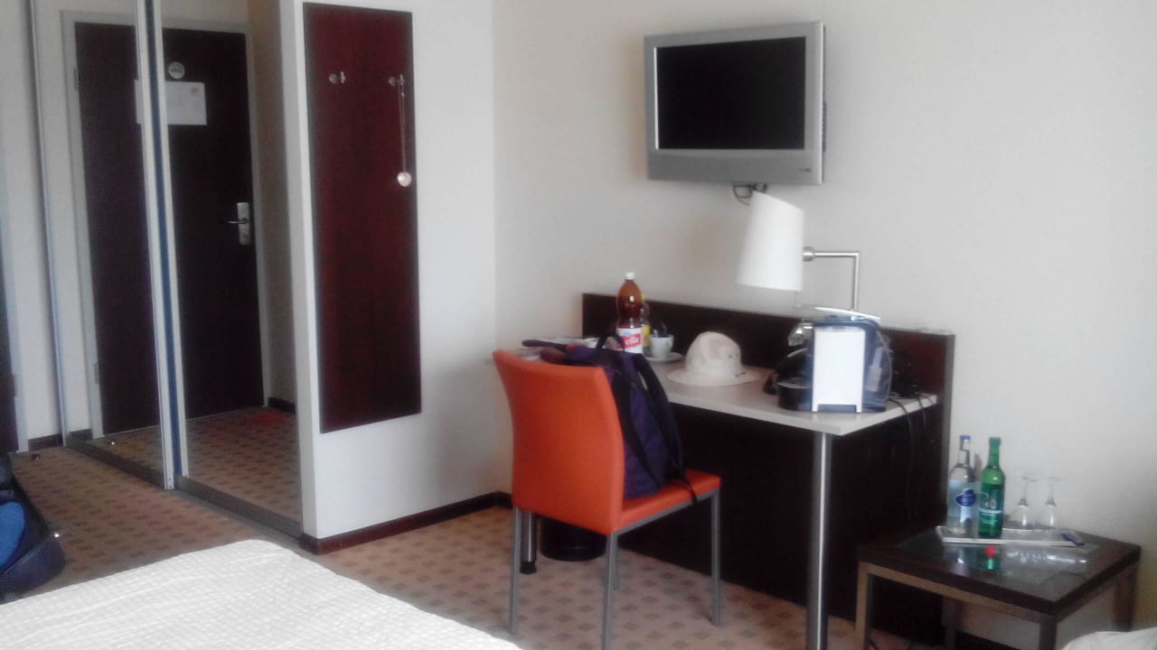 Wir hatten genügend Platz im Zimmer Hotel Alfa Birsfelden