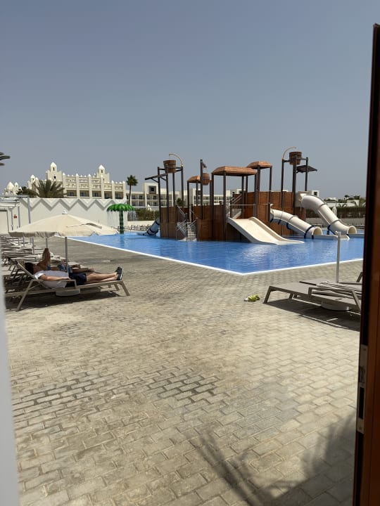 Pool Hotel Riu Karamboa